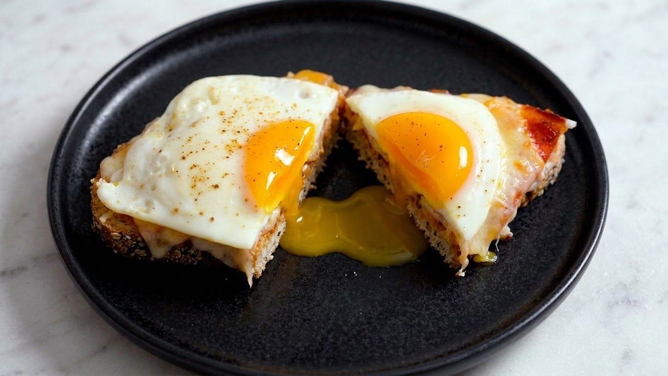 Дієтологи пояснили, в якому вигляді жовток яєць найкорисніший для здоров'я