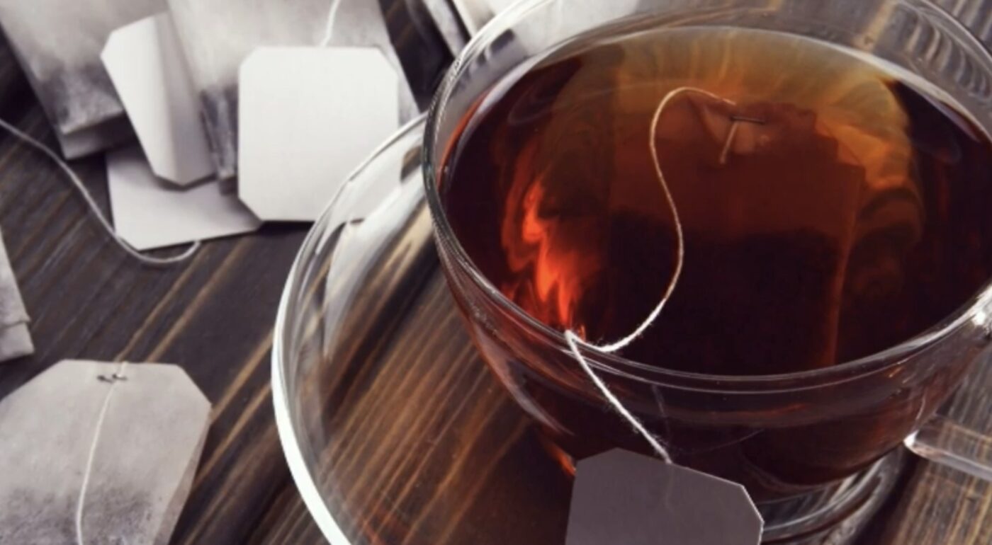 Як солодкий і несолодкий чорний чай впливає на тиск. Скріншот з відео