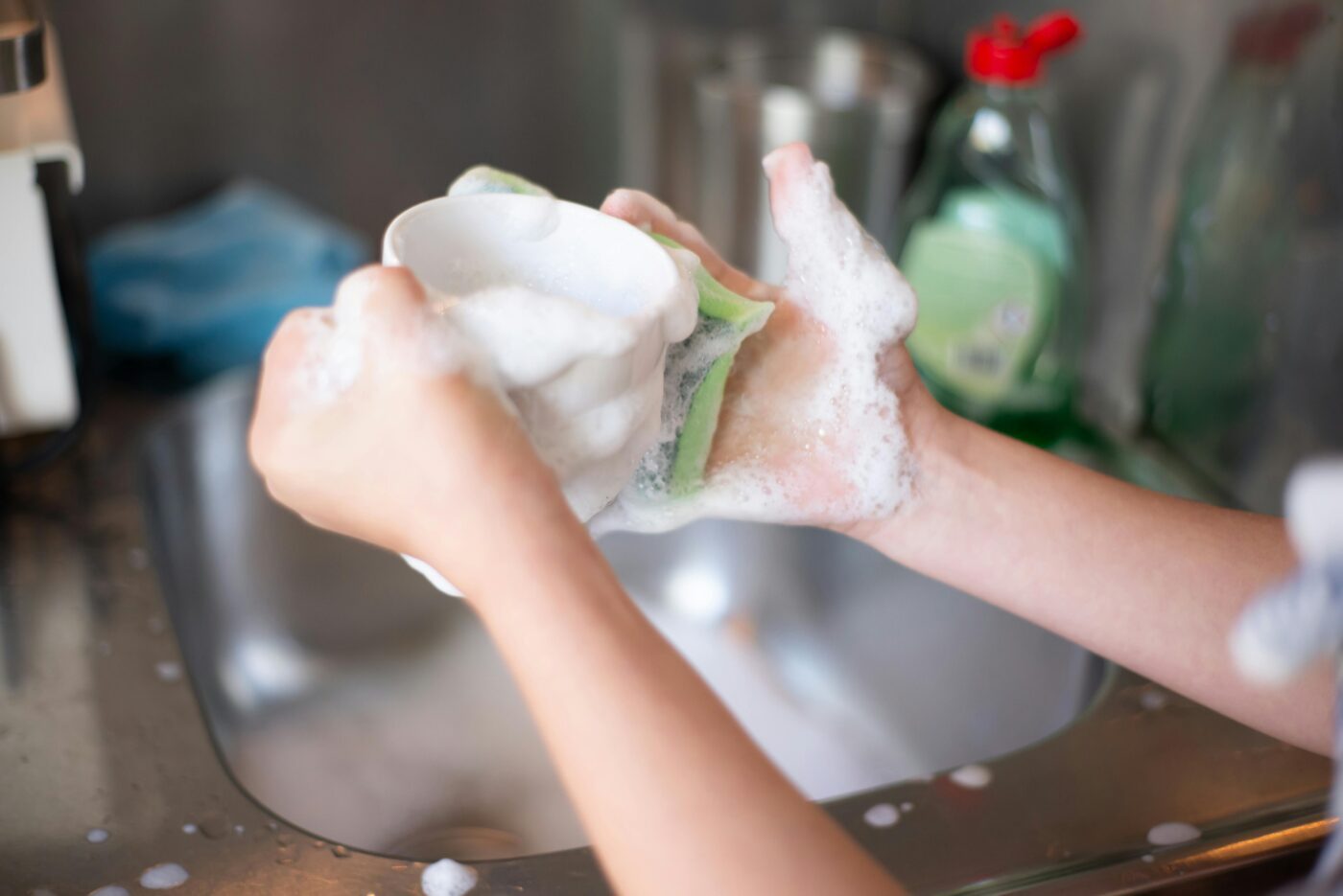 Які риси мають люди, що залишають брудний посуд в раковині. Фото: Pexels