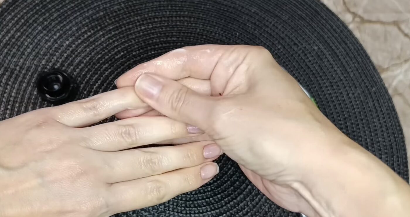 Як зміцнити нігті за допомогою домашніх засобів