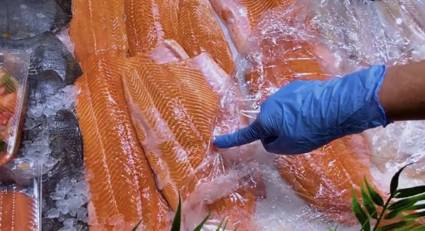 Чому заморожений лосось може бути кориснішим за свіжий