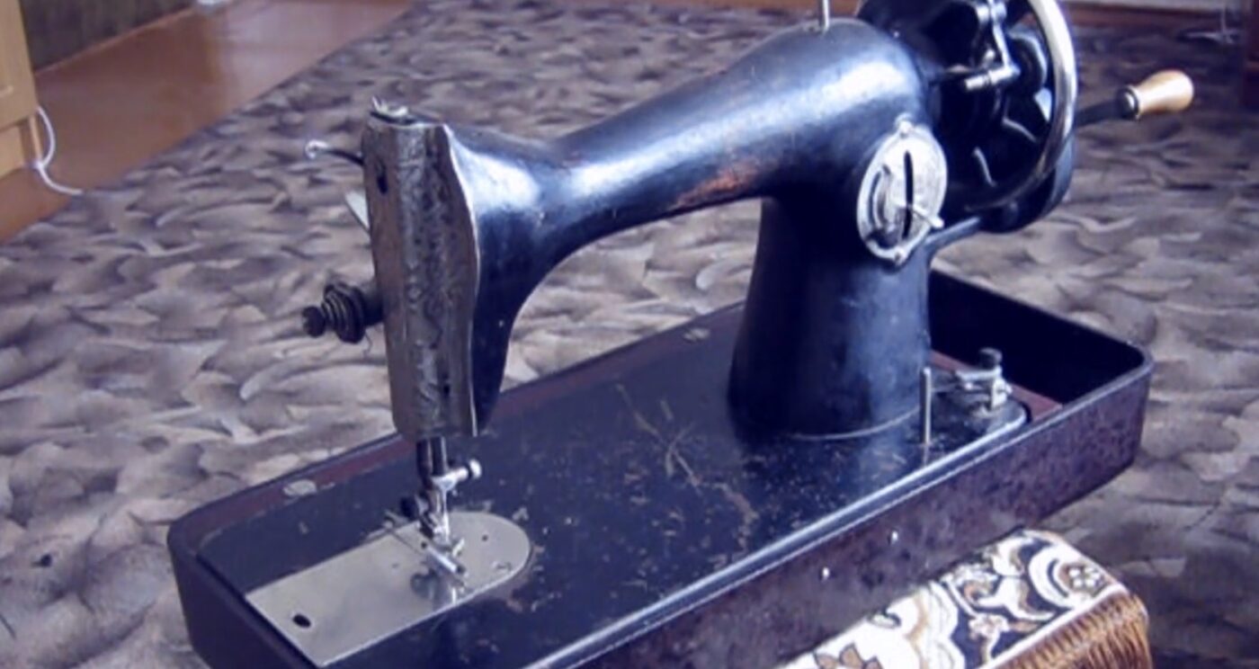 Чому старі швейні машинки набувають шаленого попиту