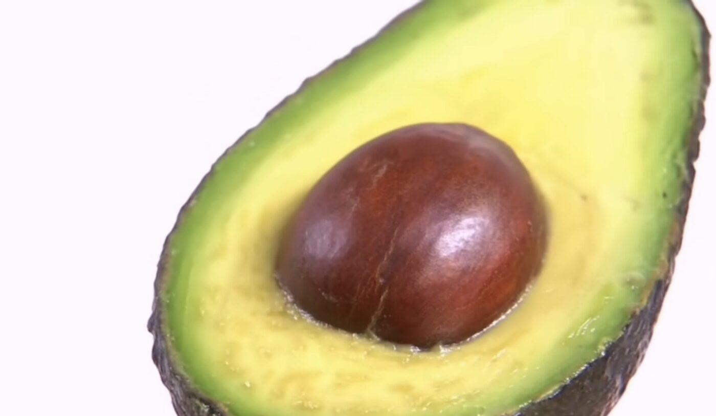 Як вживання почорнілого авокадо впливає на організм