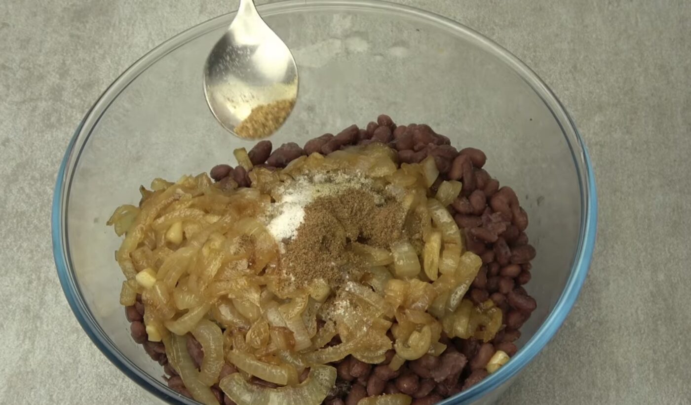 Рецепт смачного пісного паштету з квасолі