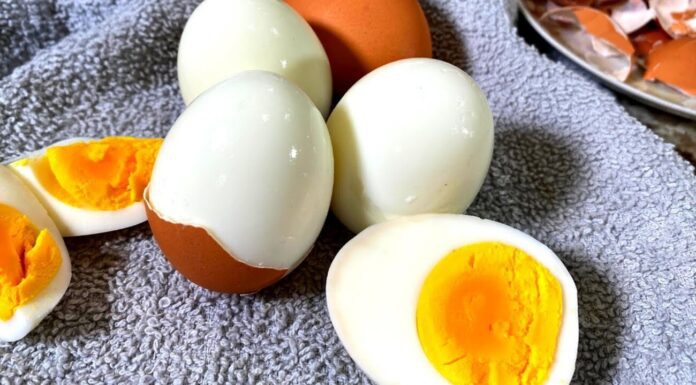 Кулінари пояснили, який оптимальний час варіння яєць, щоб жовтки були смачними