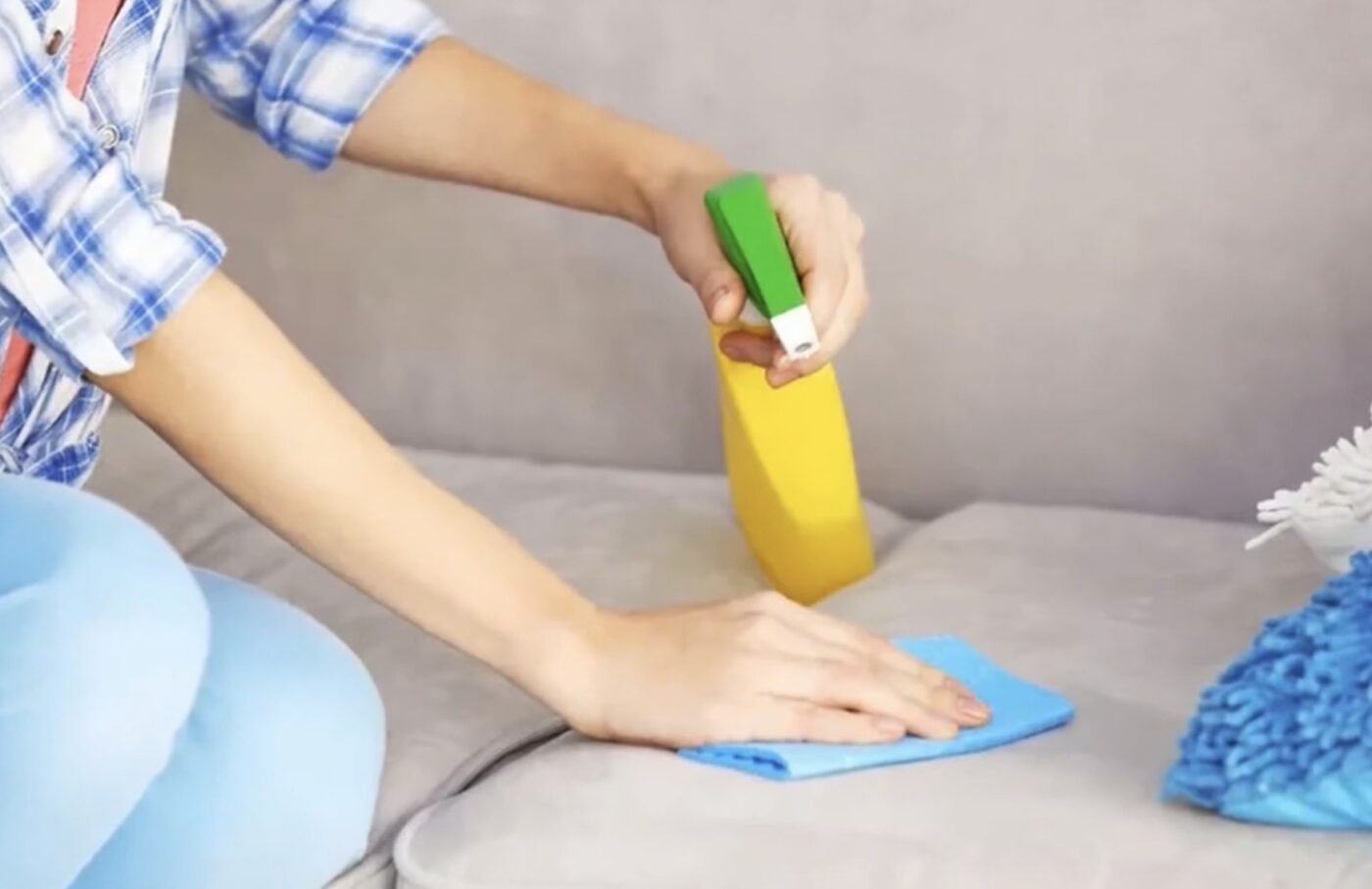 Як почистити крісло від застарілих плям