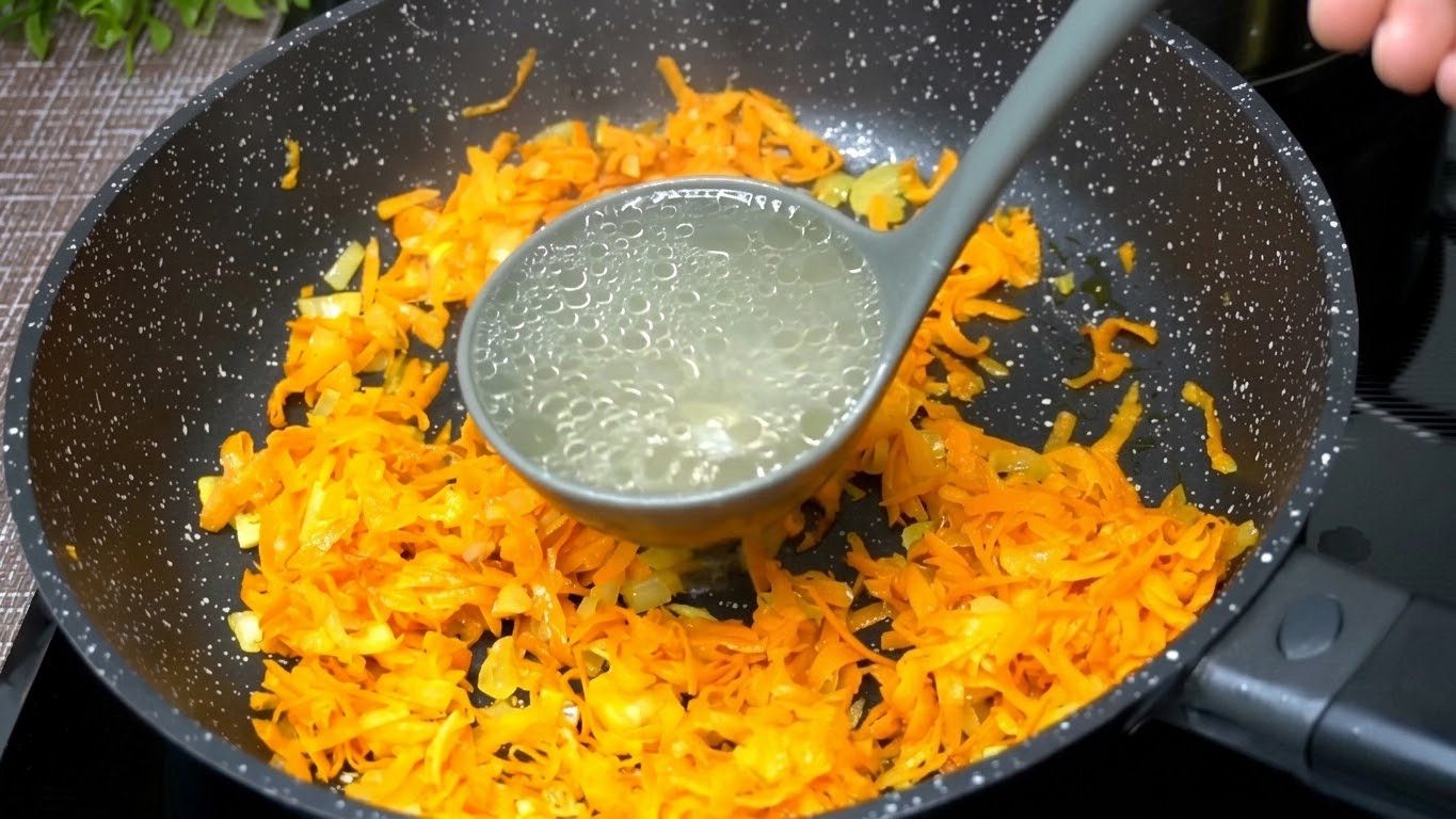 Густий картопляний суп на вершках та м'ясному бульйоні