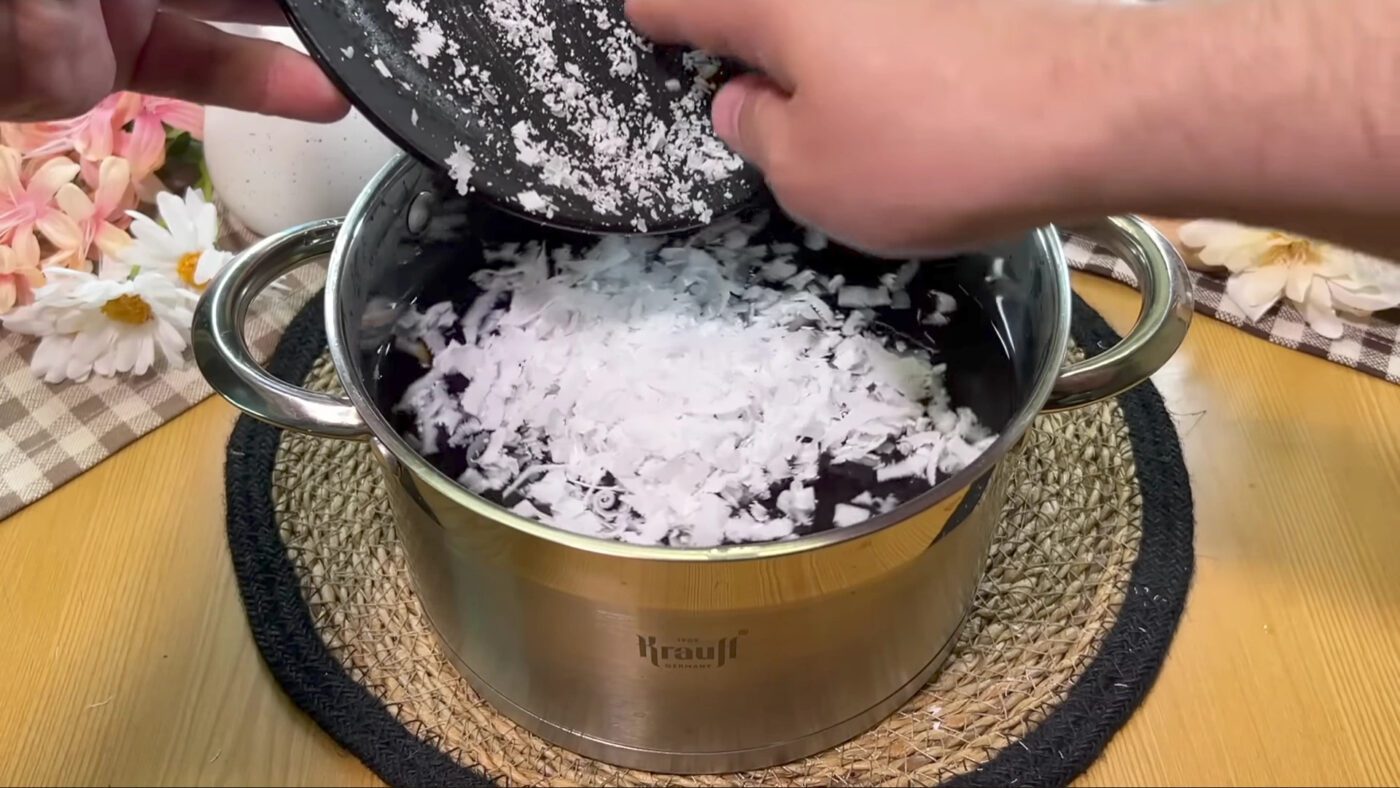 Кухарі показали, як створити оригінальні візерунки на великодніх яйцях