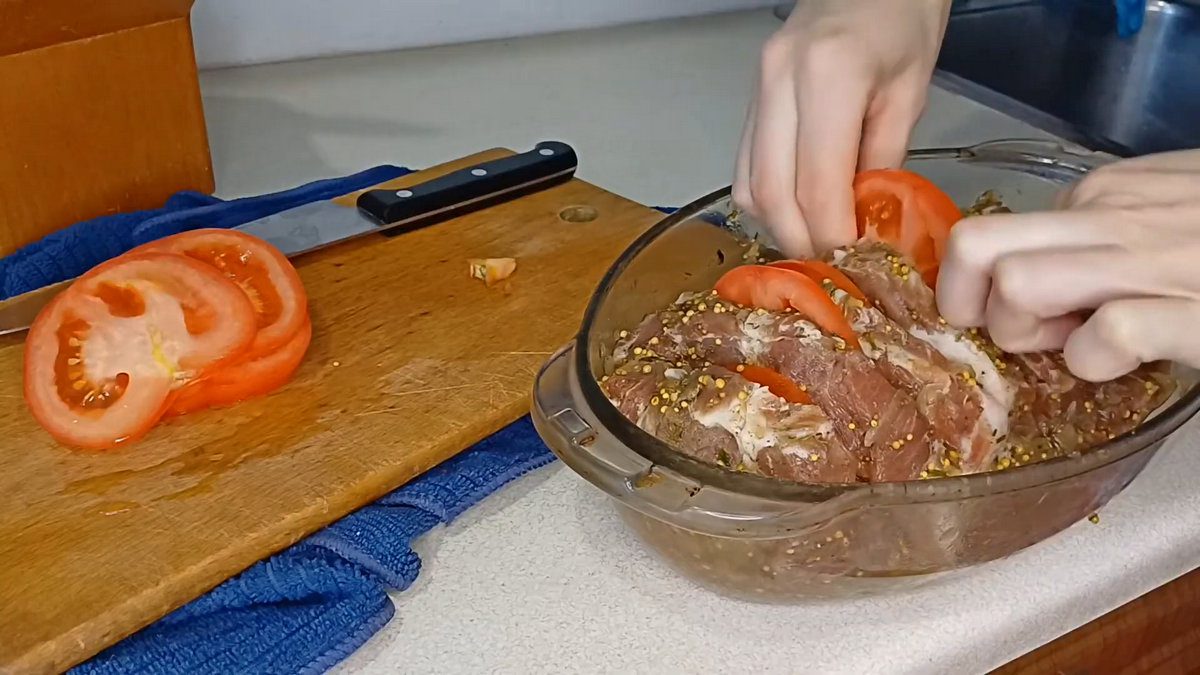 Маринад для м'яса з цибулею, медом та французькою гірчицею