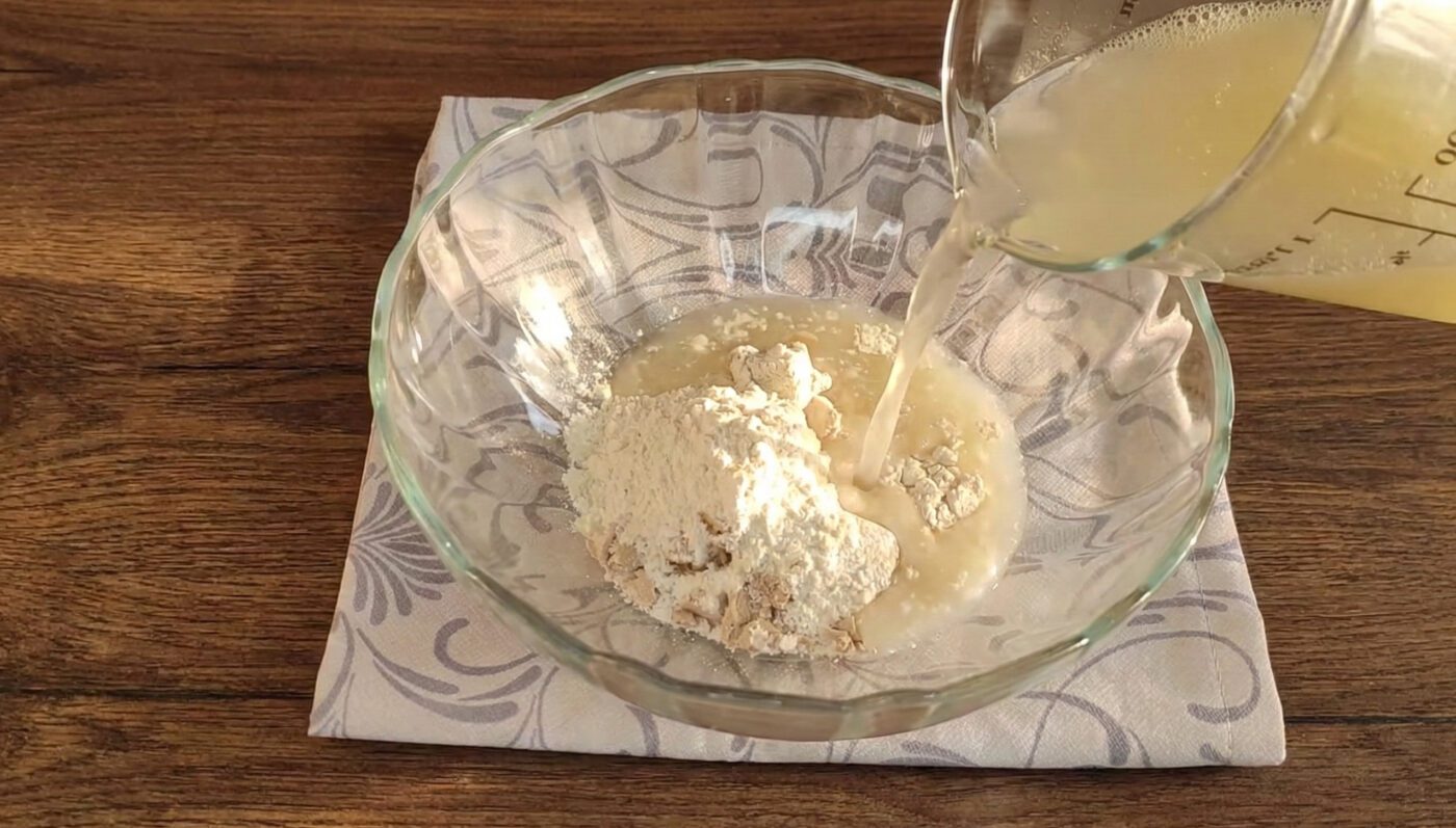 Швидкі пиріжки без начинки з картопляним пюре та відваром