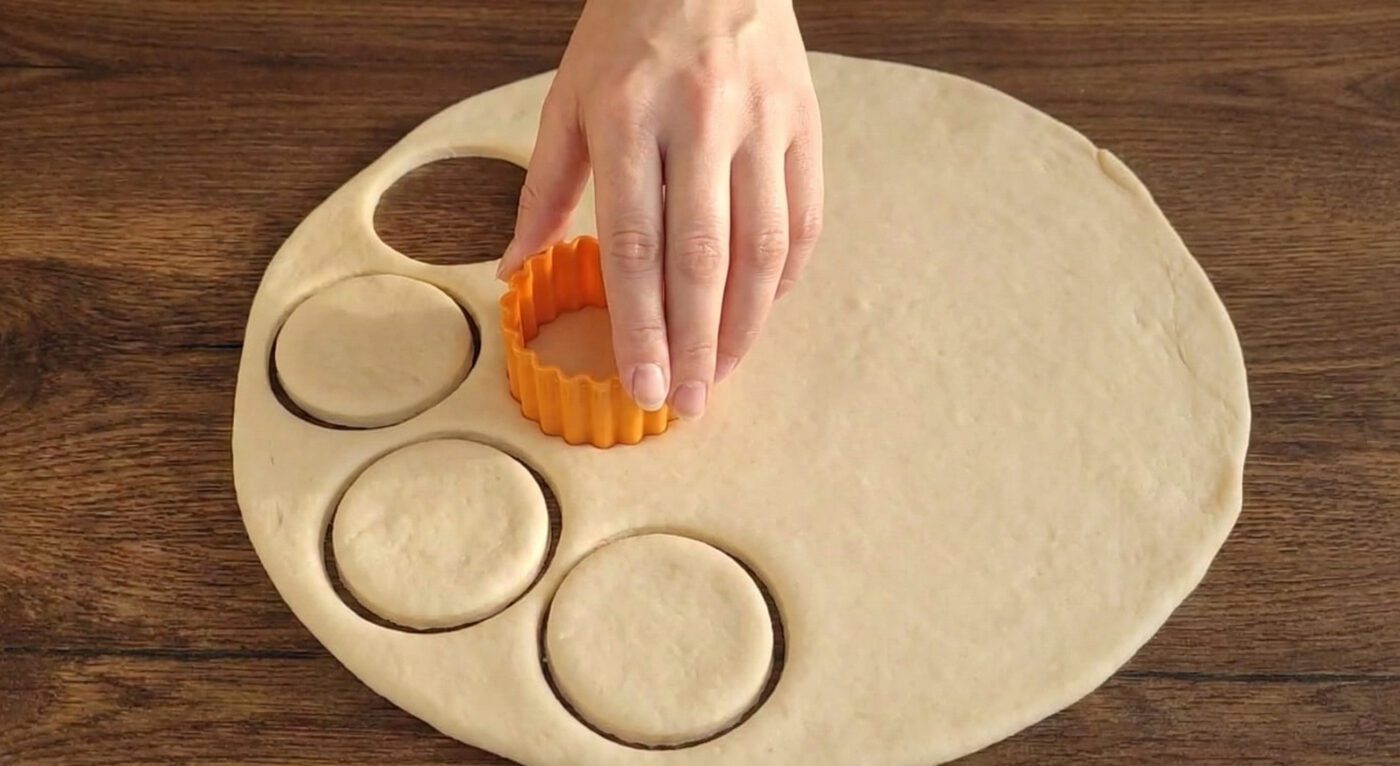 Швидкі пиріжки без начинки з картопляним пюре та відваром