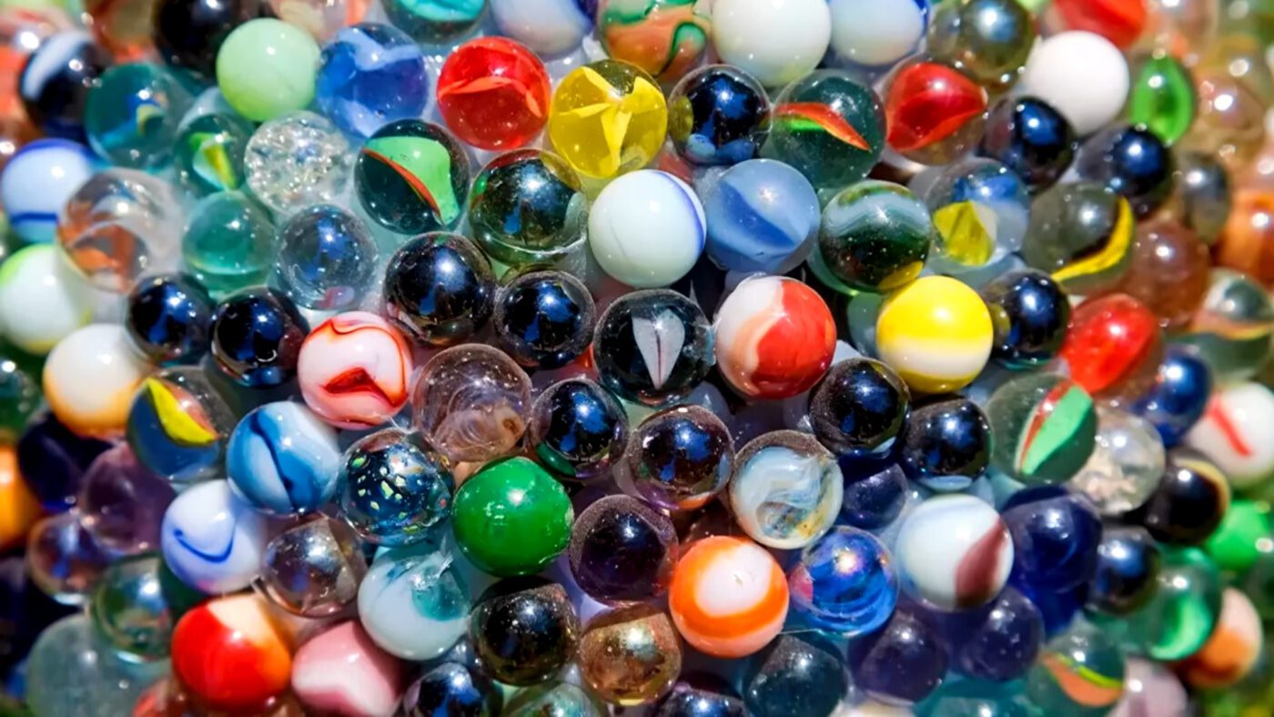 Історики розповіли, як з'явилися та де використовувалися радянські скляні кульки