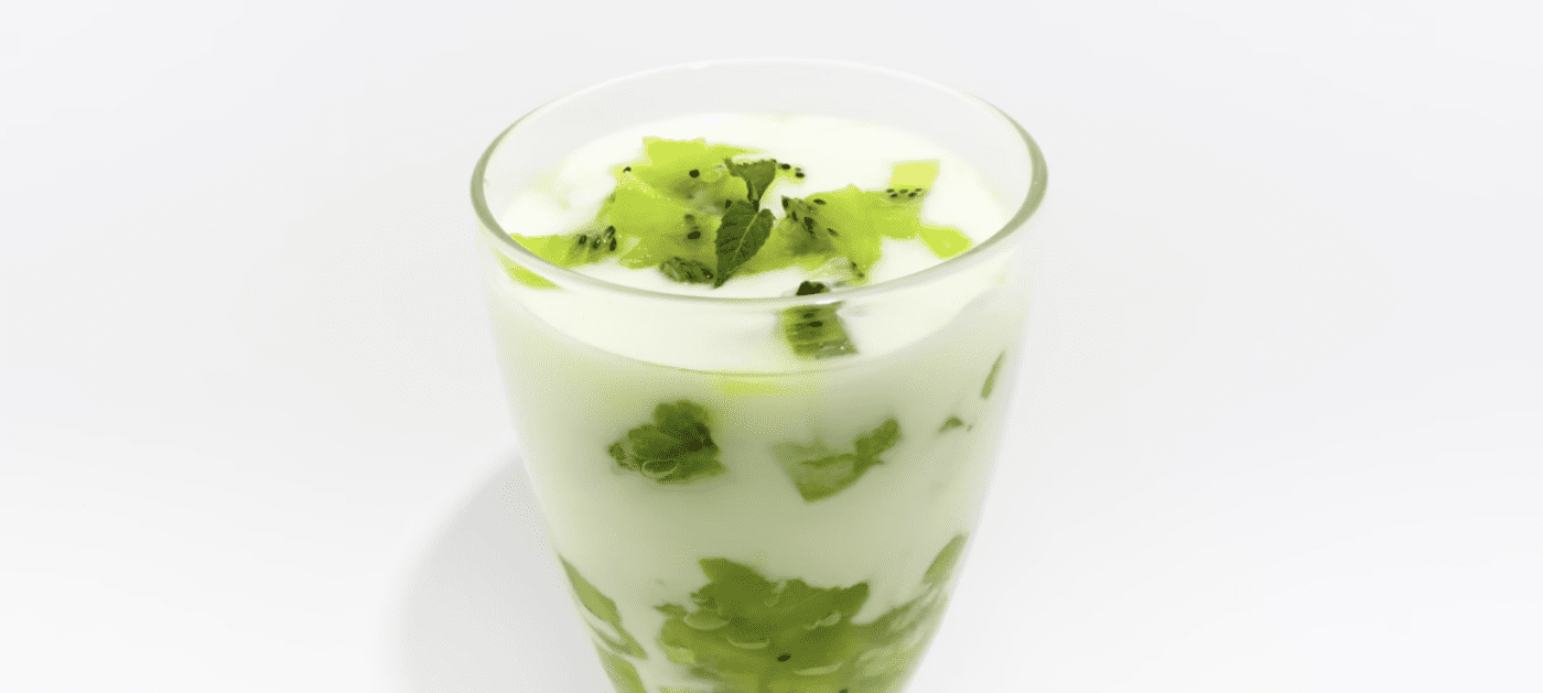 Який фрукт знищує користь йогурту