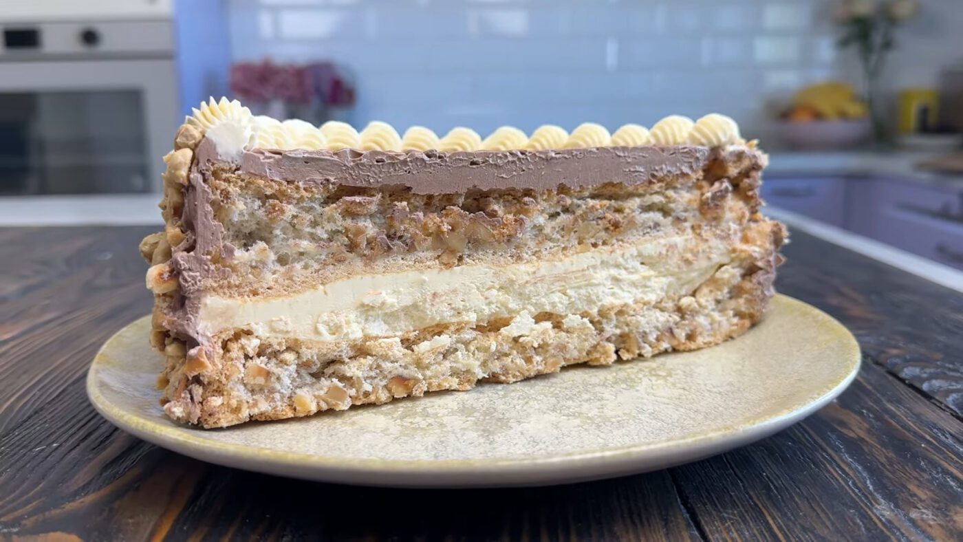 Кондитери розповіли історію створення трьох найпопулярніших тортів в Україні. Фото: YouTube-канал Liza Glinskaya