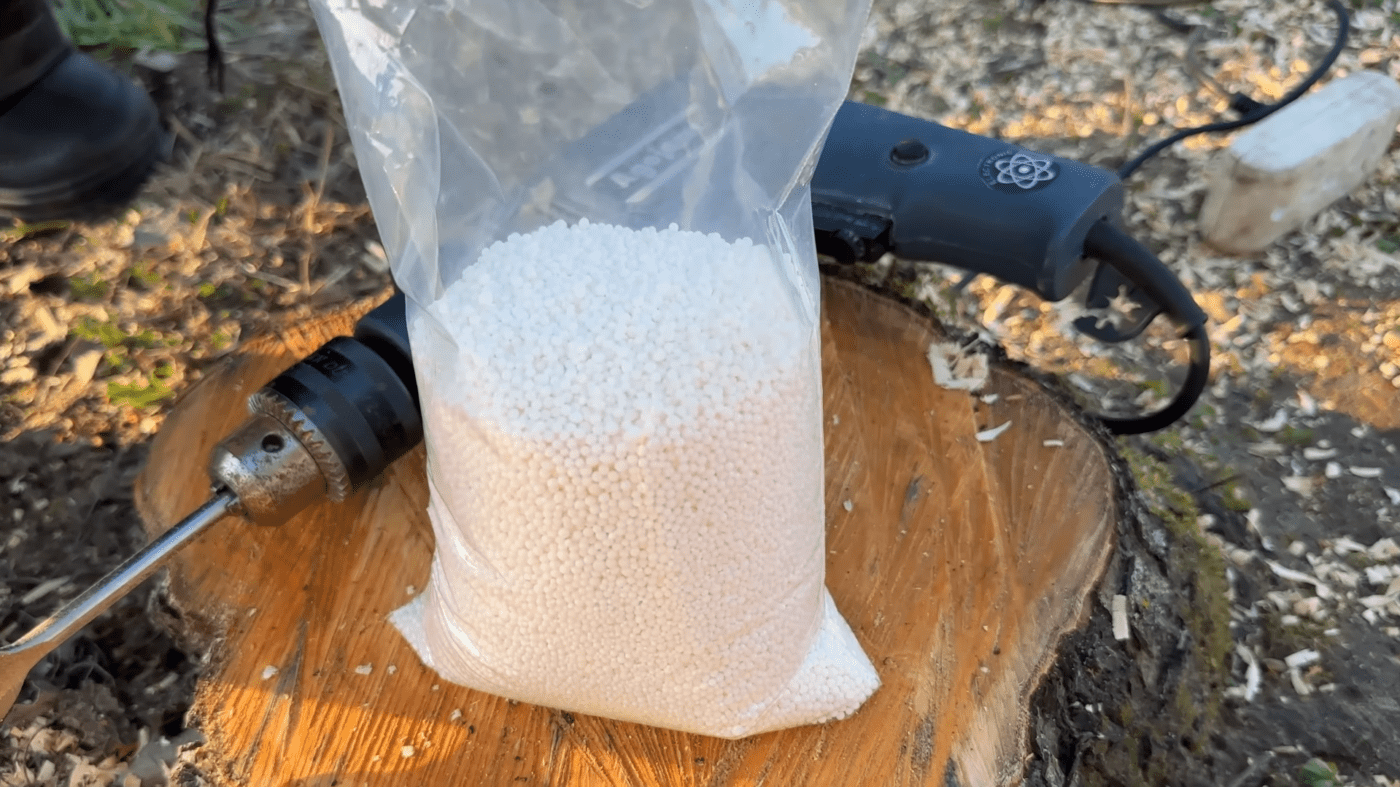 Експерти порадили простий спосіб, який допоможе очистити ділянку від пенька. Фото: YouTube Нехай росте