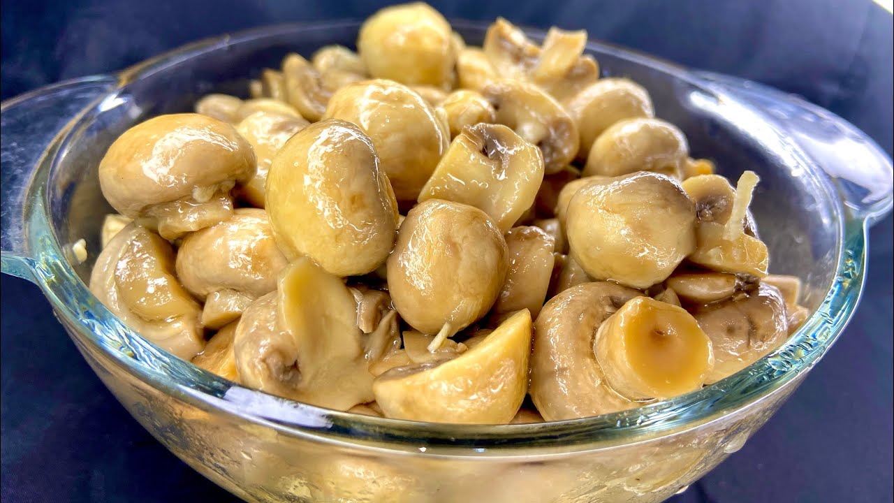 Господині порадили, як швидко приготувати мариновані гриби у домашніх умовах без клопоту. Фото: YouTube канал DiaKulinaria