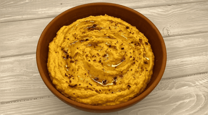 Смачніша за сиркову – намазка на хліб, яку люблять і хвалять всі до єдиного. Готую із задоволенням Як приготувати смачну намазку з овочів. Фото: YouTube канал Готуємо з Лесею Піжик - Cooking with Lesia Pizhyk