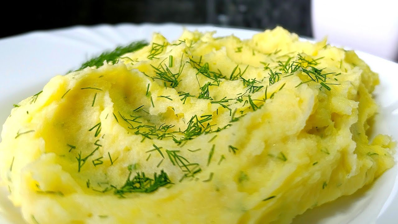 Кулінари розповіли, як приготувати пухке картопляне пюре нашвидкуруч. Фото: YouTube Простенька готовка