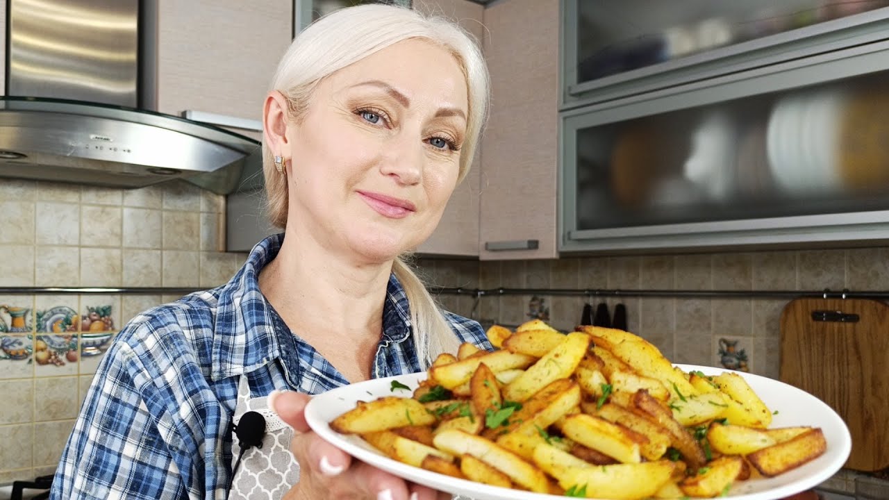Кулінари розповіли, як приготувати смачну смажену картоплю. Фото: YouTube КулінаХір