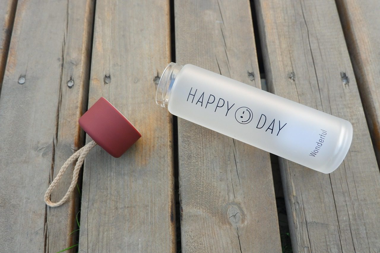 Експерти пояснили, скільки води потрібно пити людині кожного дня. Фото: Pixabay