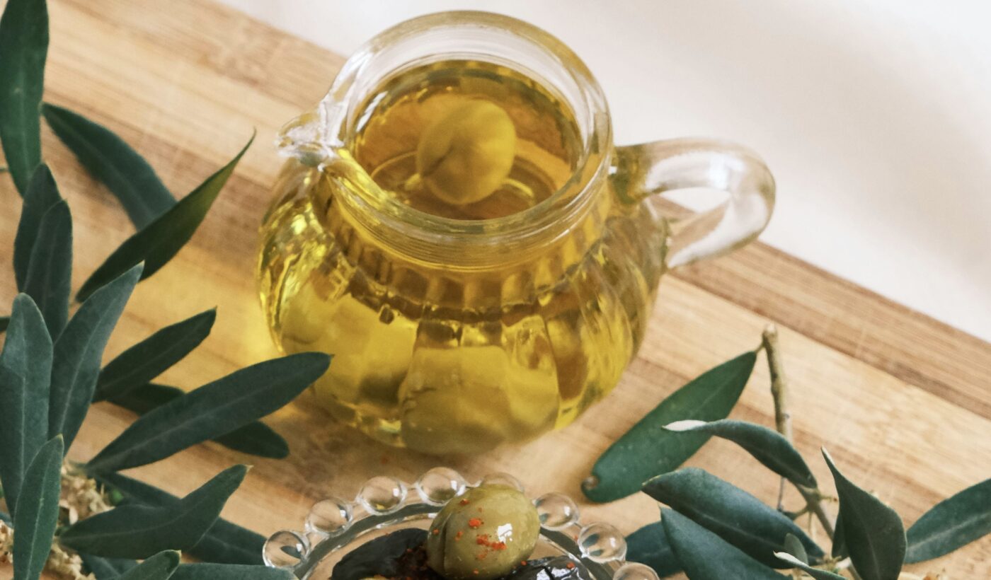 Користь оливкової та соняшникової олії для організму. Фото: Pexels