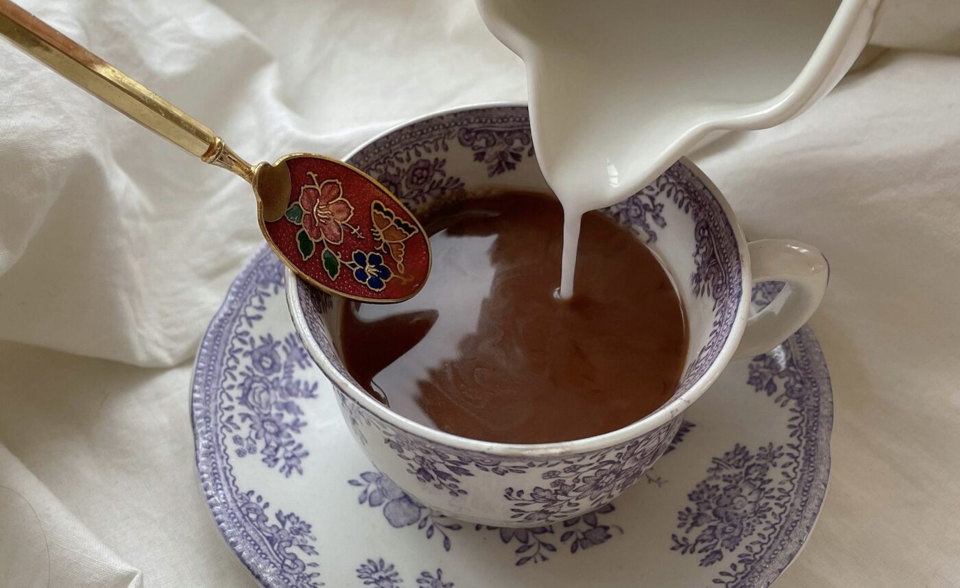 Чи можна поєднувати чай з молоком. Фото: Pexels