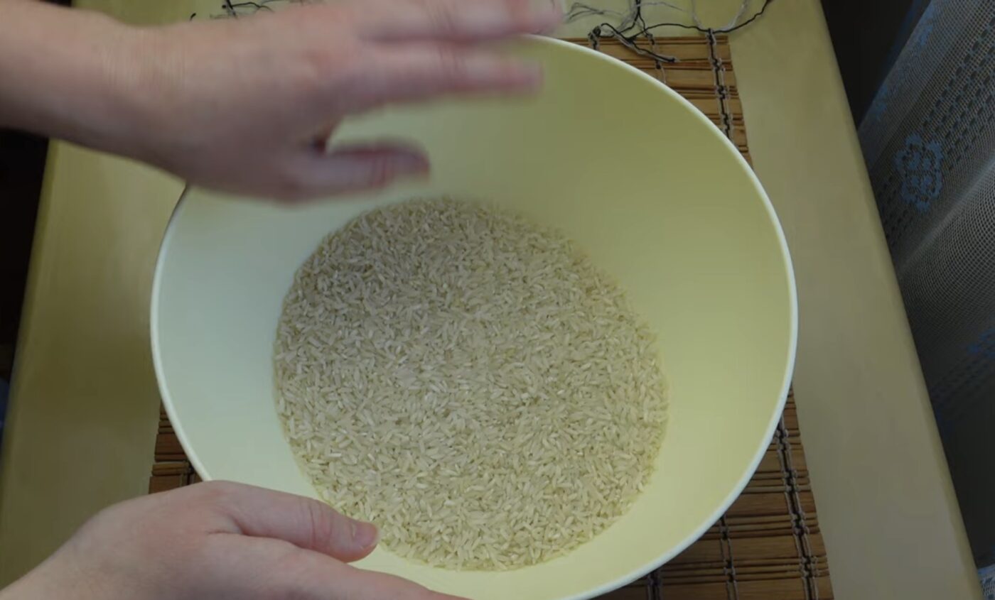 Спеція, яка зробить рис неймовірно смачним. Фото: YouTube start_cooking_bb