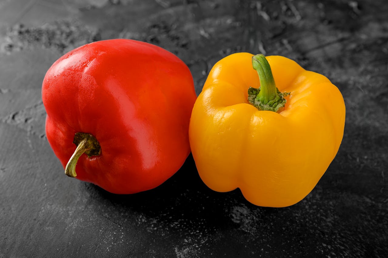 Експерти пояснили, чому солодкий перець і помідори не варто їсти разом. Фото: Pexels