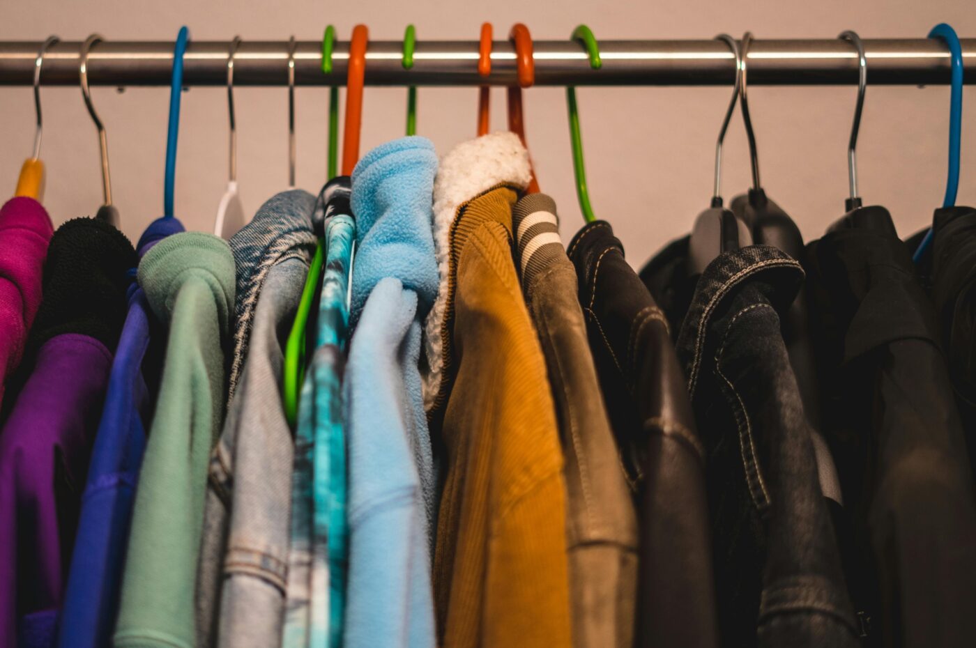 Який одяг з 80-х знову в моді. Фото: Pexels