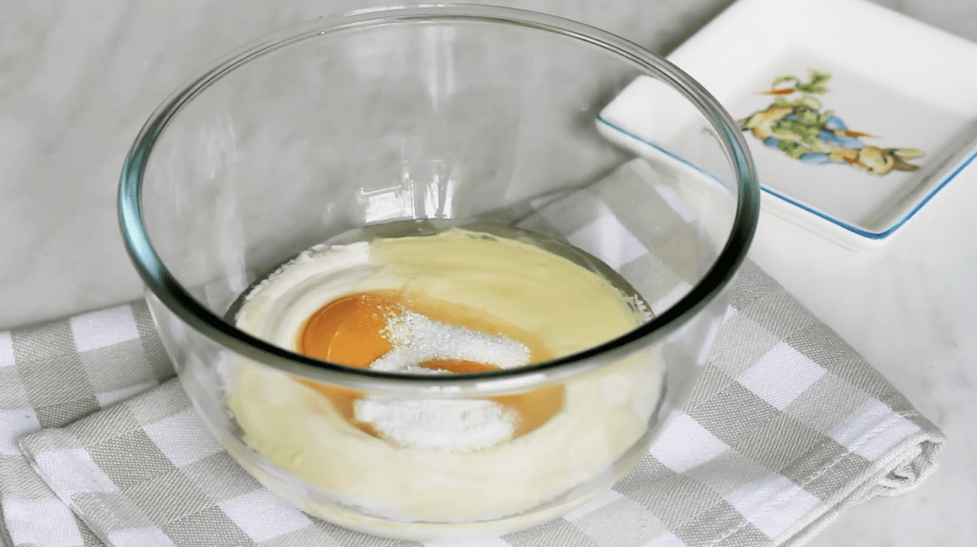 Рецепт смачного пирога з капустою. Фото: YouTube SMACHNO Прості Рецепти