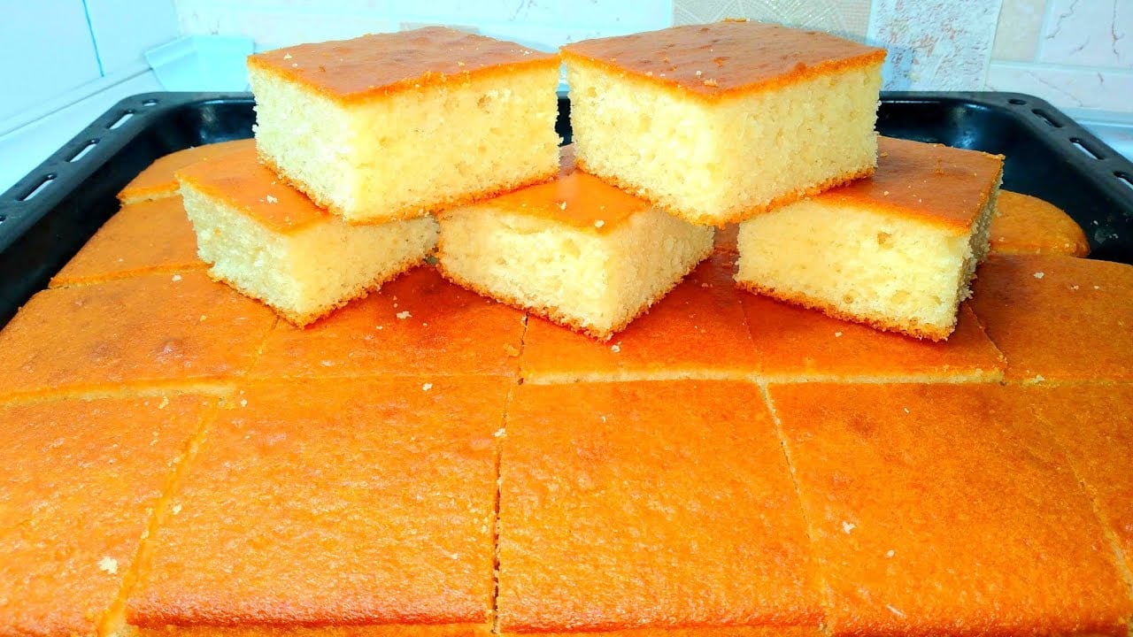 Пышный пирог на кефире из простых продуктов