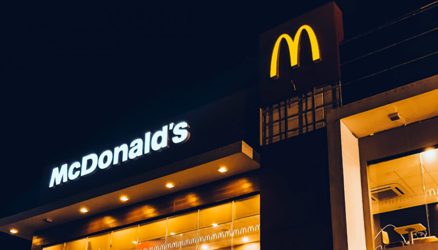 McDonald’s повертається в Україну: коли і в яких містах першими чекати Біг Мак та Хеппі Міл 