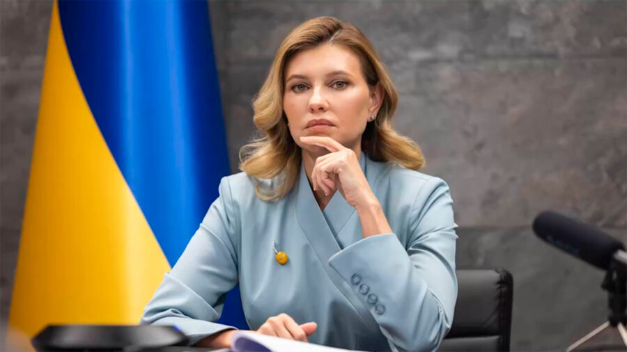 Образи Олени Зеленської за серпень 2022 року, які спровокували шквал емоцій: найстильніша дружина Президента 