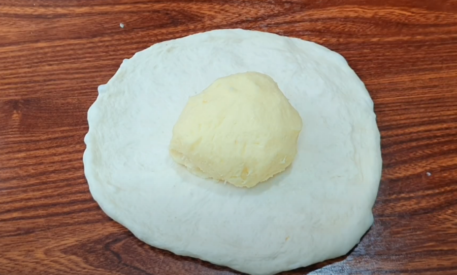 Рецепт пирогів з картоплею та сиром