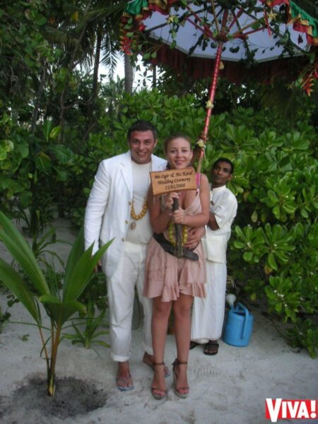 З'явилися фото з весілля Тіни Кароль, яке вона зіграла на островах