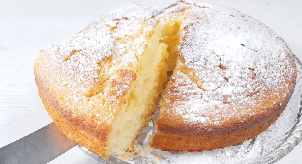 Пиріг на звичайному кефірі з простих продуктів: навіть без начинки дуже смачно 
