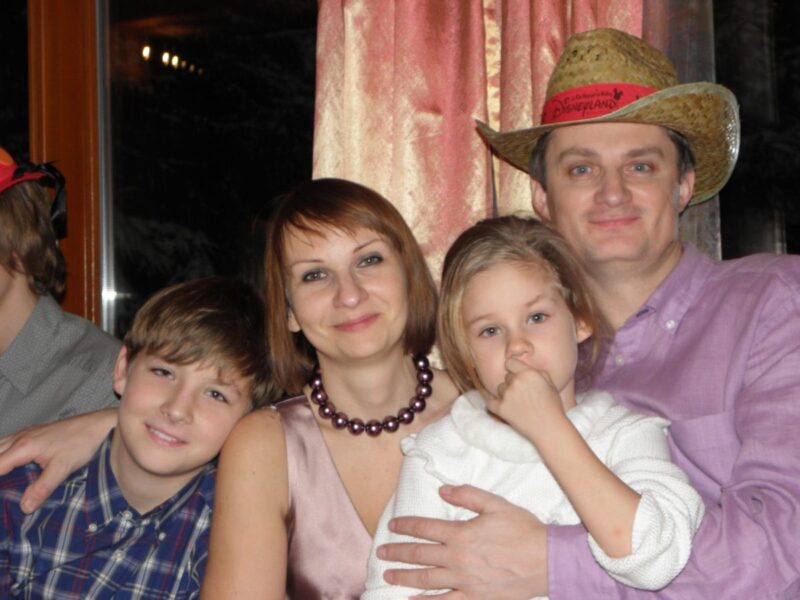 Ігор Кондратюк показав дружину і трьох дітей