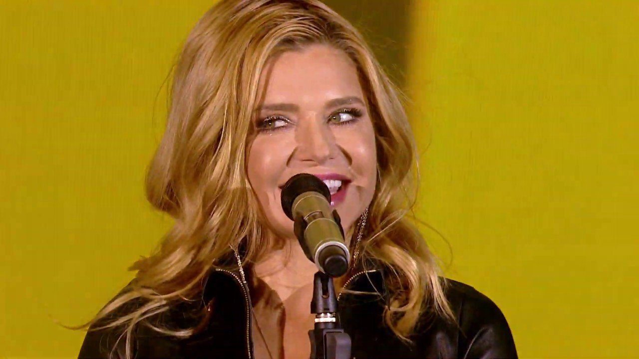 таюне чую чую бачу. настоящее имя таюне. таюне. жена олега винника таюне. таюне фото.