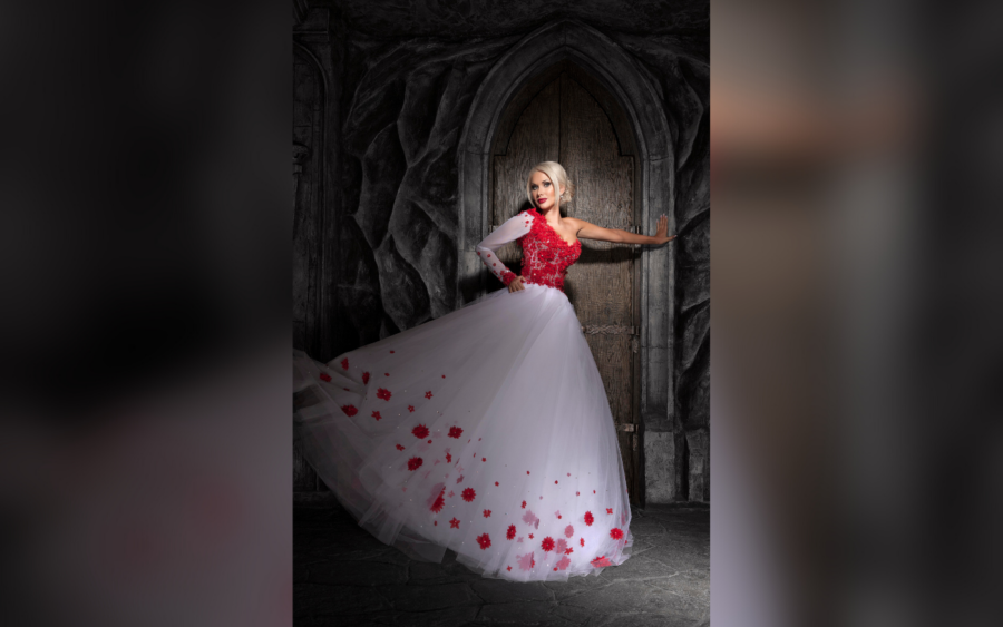 Амбасадорка салону весільних та вечірніх суконь Катерина Бужинська вбралась у пишну біло-червону сукню