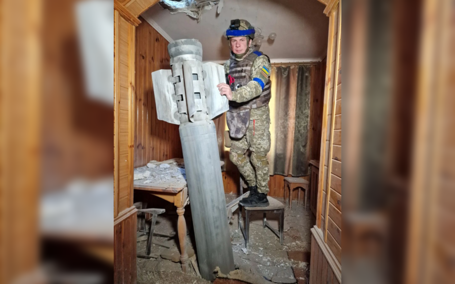 Дмитро Комаров показав ракету, яка влучила в будинок цивільного на Харківщині