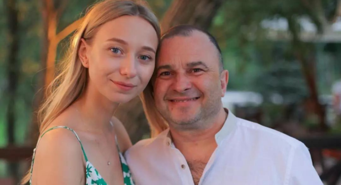 Молода дружина Віктора Павліка Катерина Репяхова у столиці потрапила в ДТП: “Історія довга, але вона не права” 