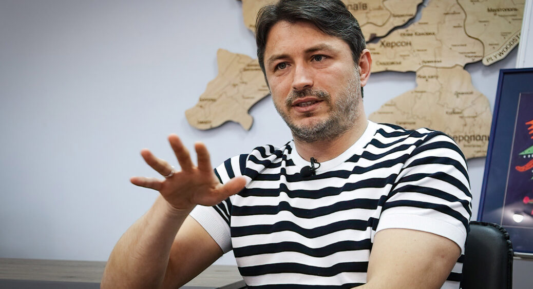 Притула закрутив службовий роман, що призвів до розлучення: подробиці стосунків ведучого з Катериною Сопельник 