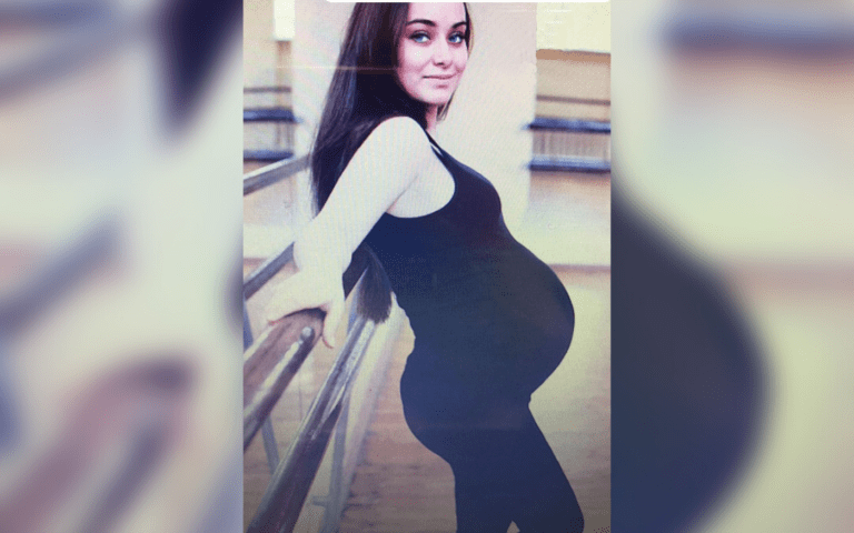 33річна Ксенія Мішина зачарувала мережу кадрами без спідниці та в