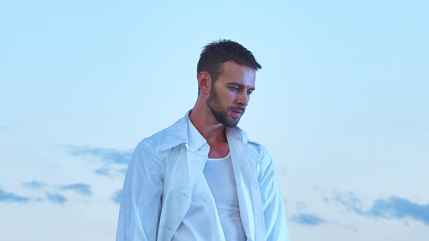 Макс барских моя любовь обложка. Макс барских. Песня зорепад макс барских. Барских подруга ночь. Тексты песен макса барских.