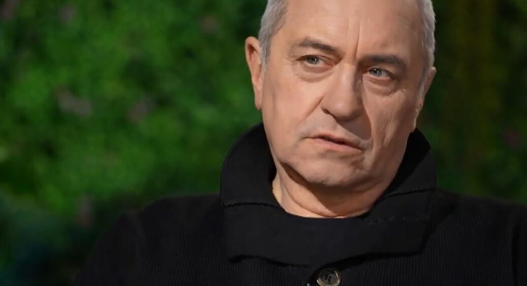 Чим зараз займається довгоносик Віктор Андрієнко: знаходиться з дружиною в Києві і проклинає колишніх колег 