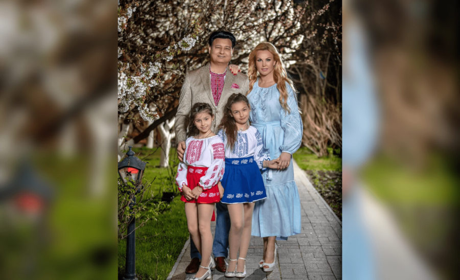 Вся родина української співачки Камалії в патріотичному вбранні