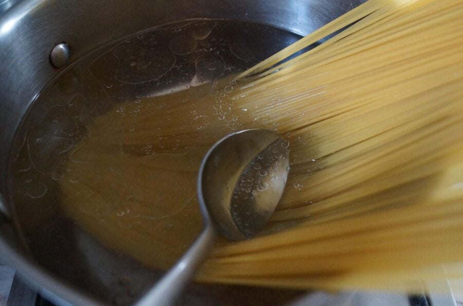 Як варити спагеті, щоб вони не злипалися