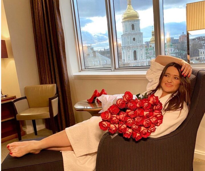 Наталія Могилевська похизувалася подарунком від немолодого коханого на 8 березня