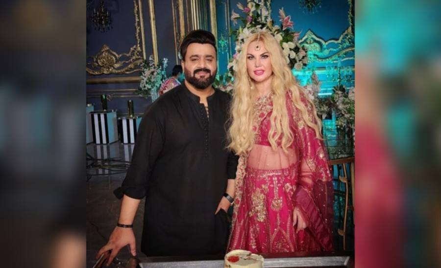 Камалія зі своїм новим чоловіком, заміжжя з яким їй приписали пакистанські медіа
