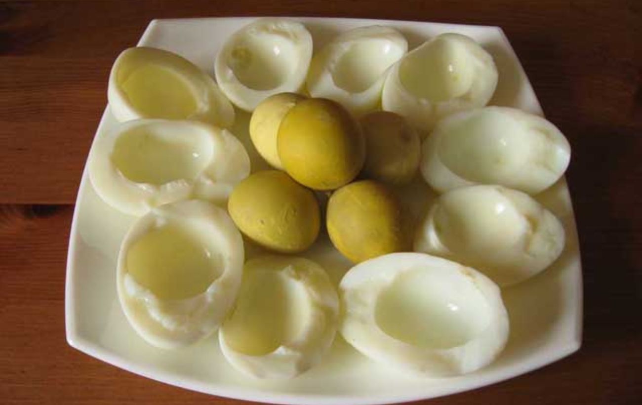 Отварной куриный белок. Вареные яйца. Желток вареный. Белок яйца. Яичные белки.